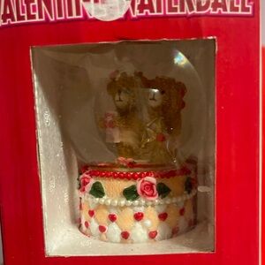 Vintage valentine bear Globe Ball